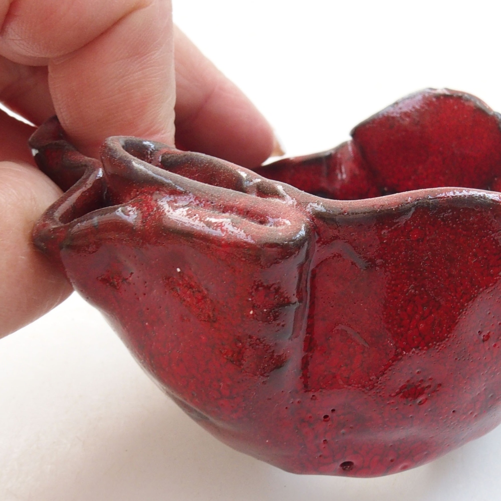 Concha de cerámica 8,5 x 7 x 5 cm , color rojo