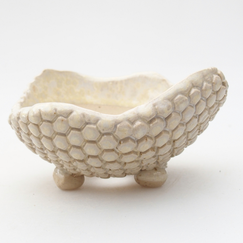 Concha de cerámica 8,5 x 8,5 x 5 cm , color beige