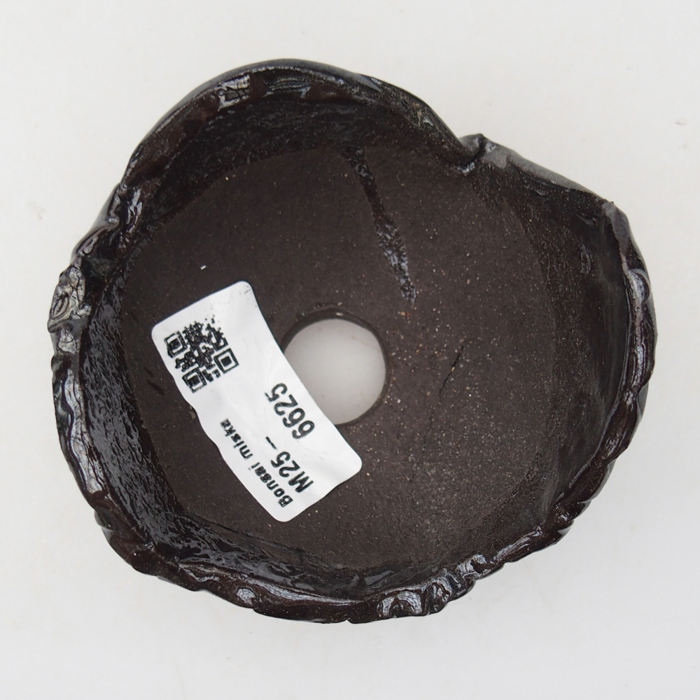 Concha de cerámica 8,5 x 8 x 6 cm , color negro