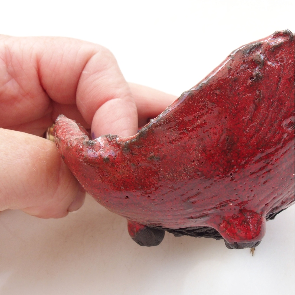 Concha de cerámica 8 x 7,5 x 5 cm , color rojo