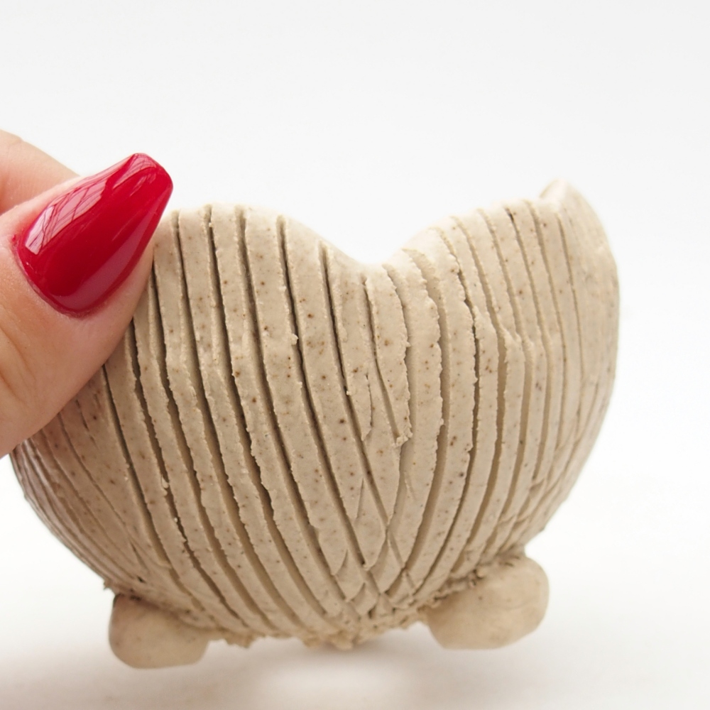 Concha de cerámica 9 x 8,5 x 6,5 cm , color beige