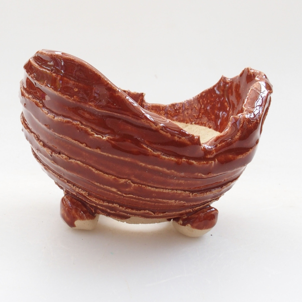 Concha de cerámica 7,5 x 7,5 x 6 cm , color marrón