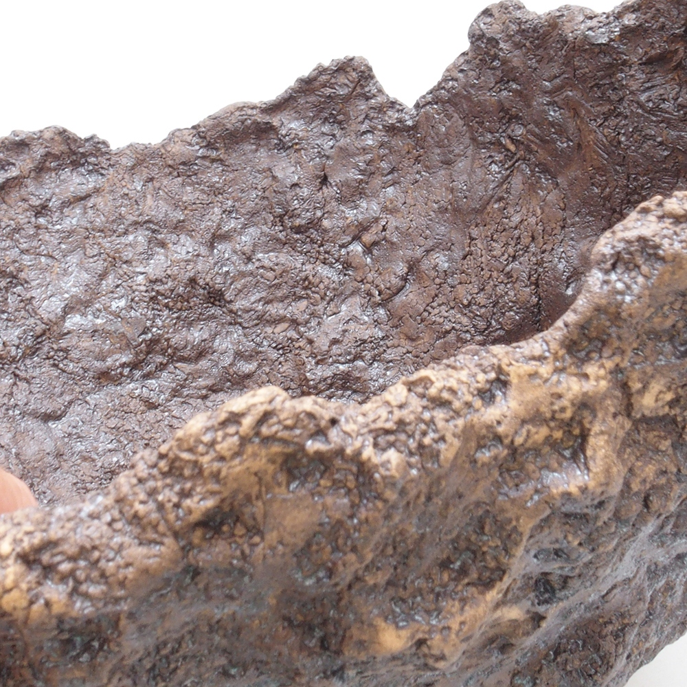 Concha de cerámica 24 x 21,5 x 22 cm , color marrón