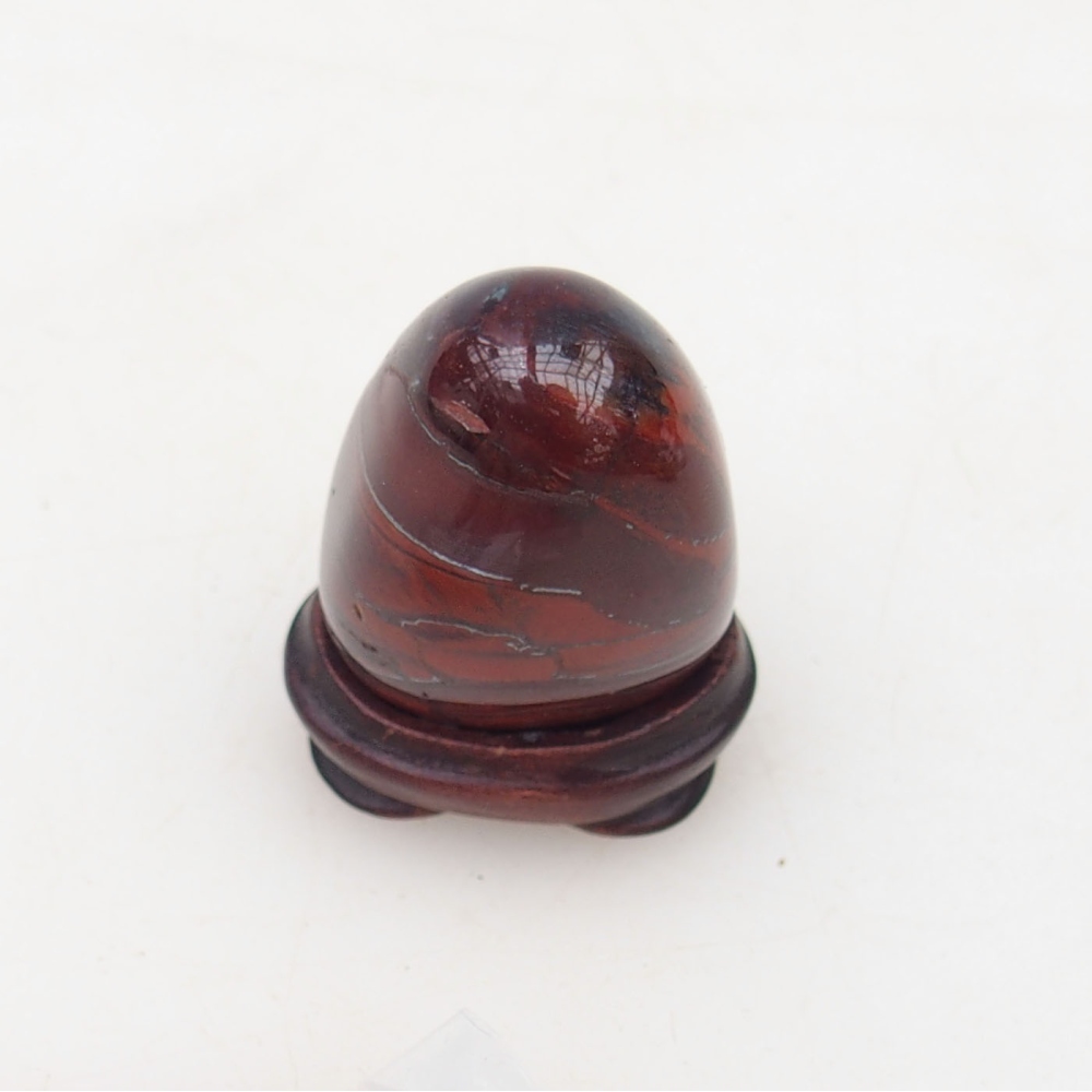 Suiseki - Piedra con DAI (base de madera)