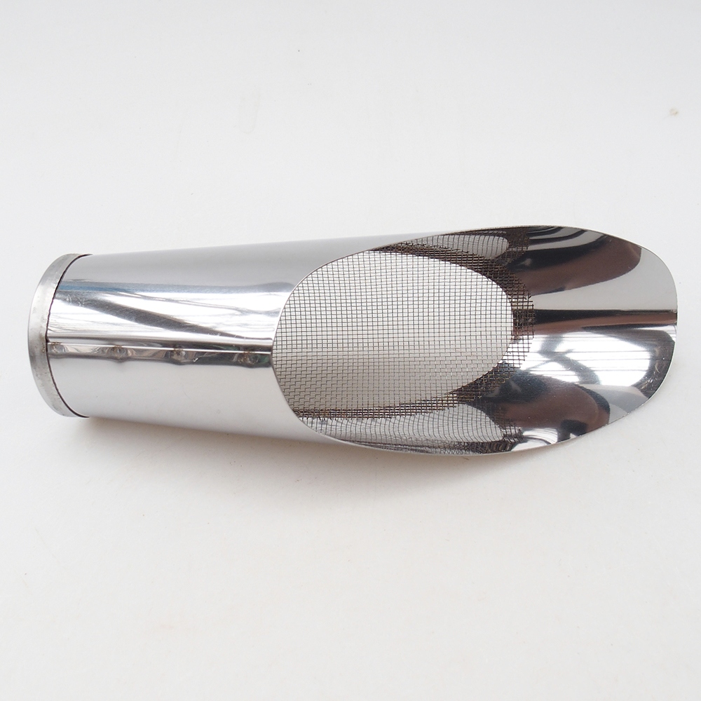 Pala de tierra con tamiz