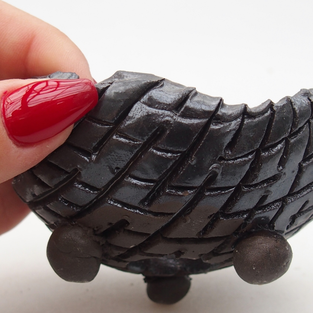 Concha de cerámica 8,5 x 8 x 5 cm , color negro