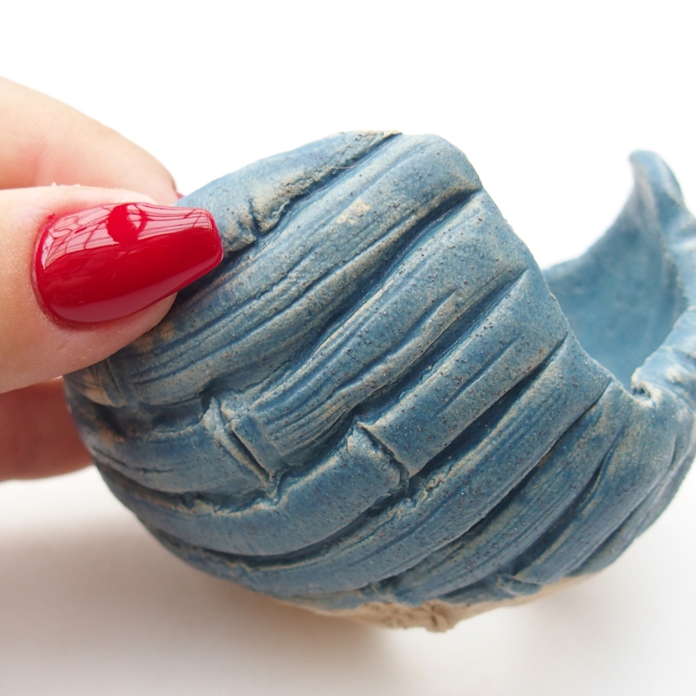 Concha de cerámica 8,5 x 8,5 x 6,5 cm , color azul