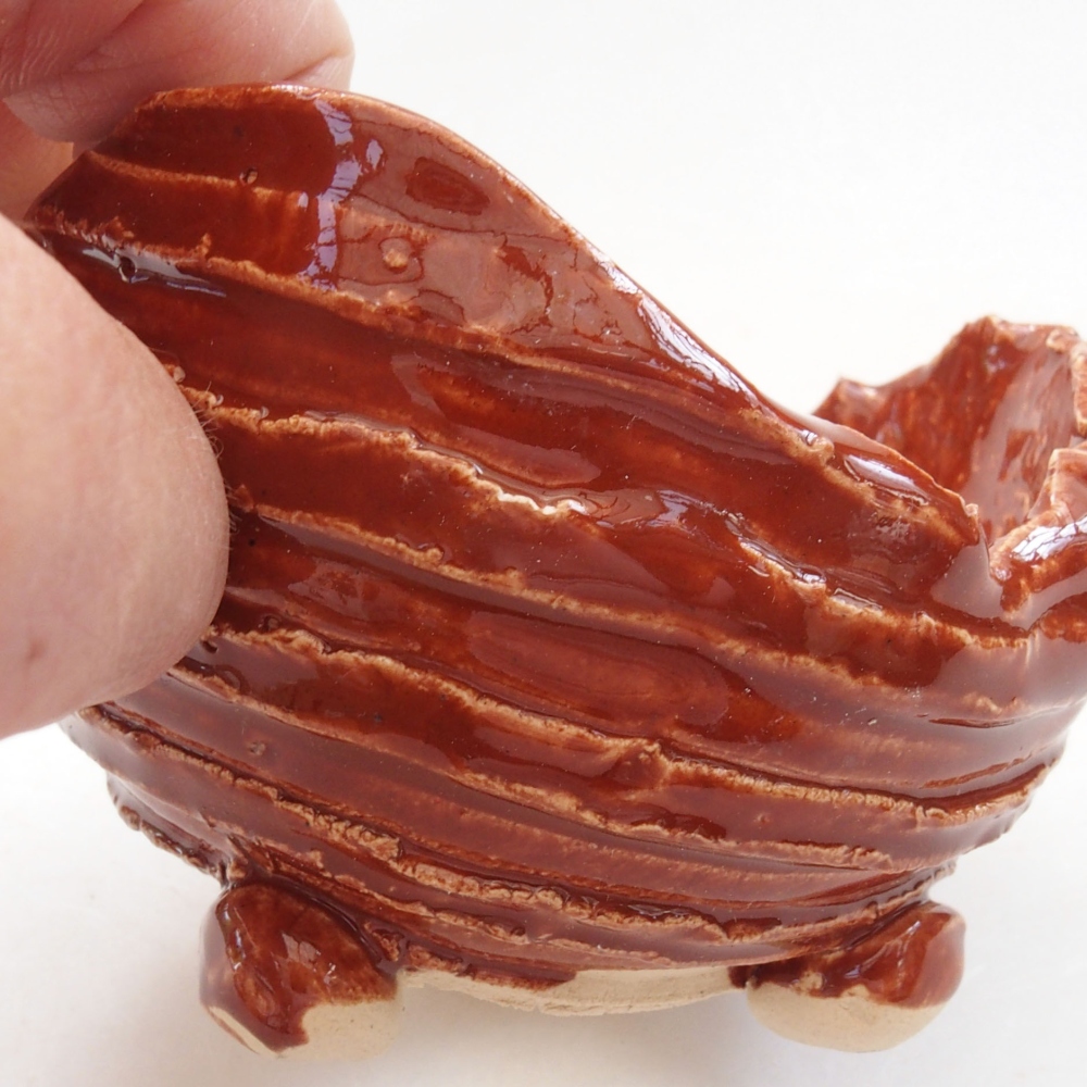 Concha de cerámica 7,5 x 7,5 x 6 cm , color marrón