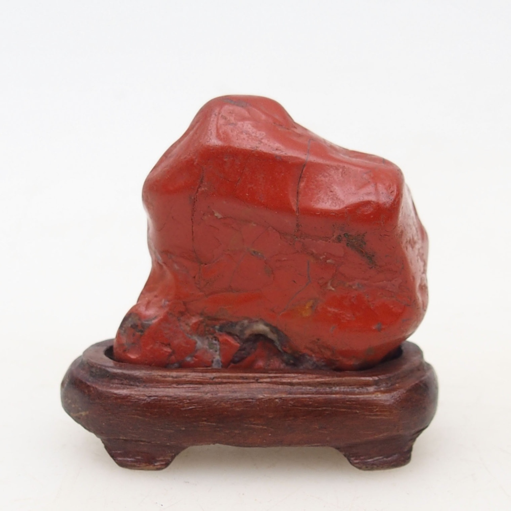 Suiseki - Piedra con DAI (base de madera)