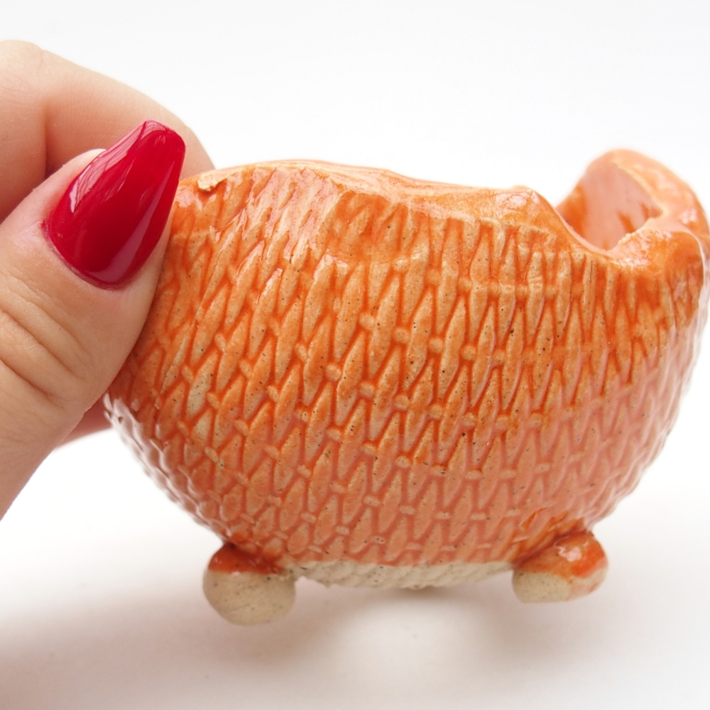 Concha de cerámica 8,5 x 8,5 x 6,5 cm , color naranja