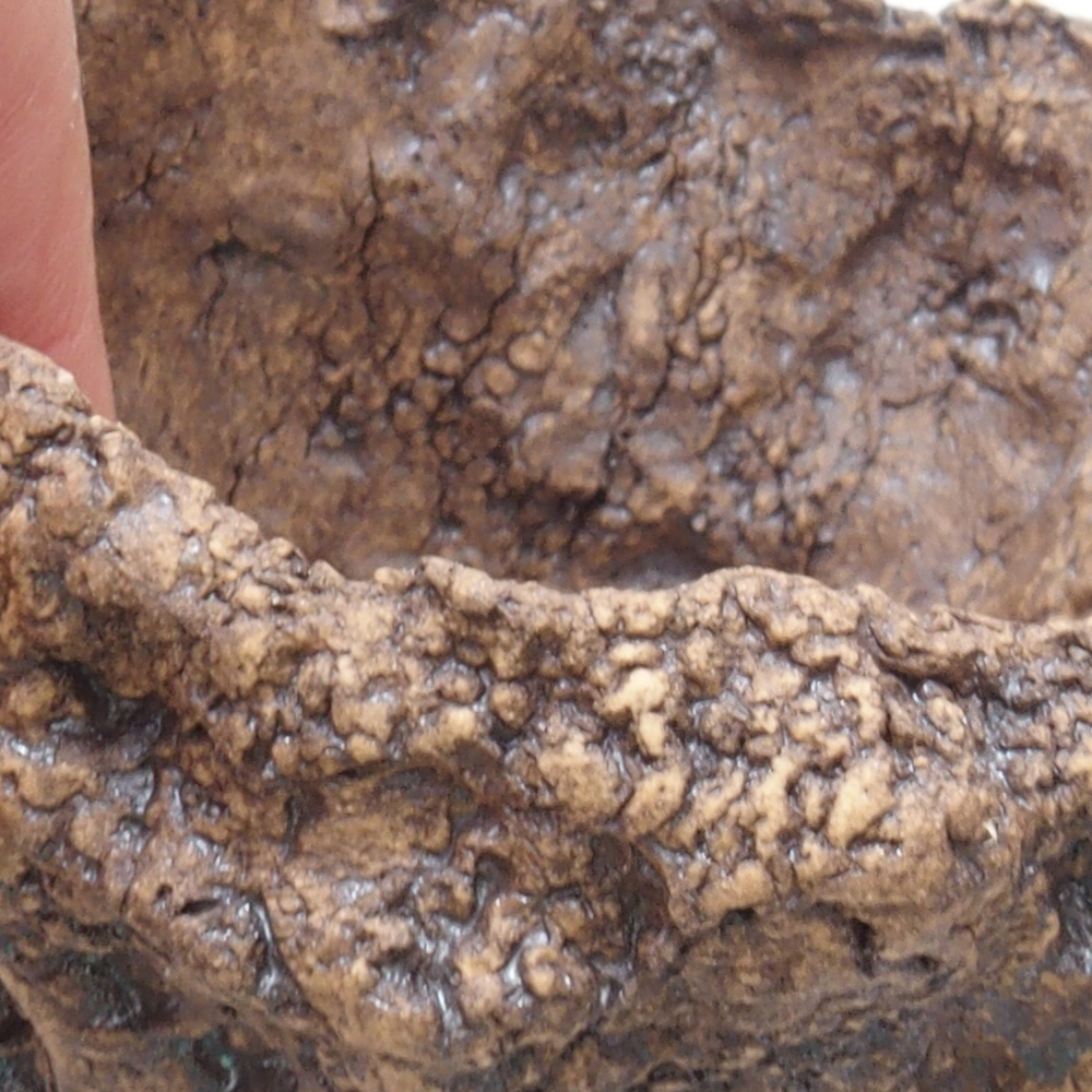 Concha de cerámica 9 x 8 x 8,5 cm , color marrón