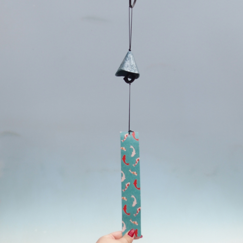 Campana de metal, color azul