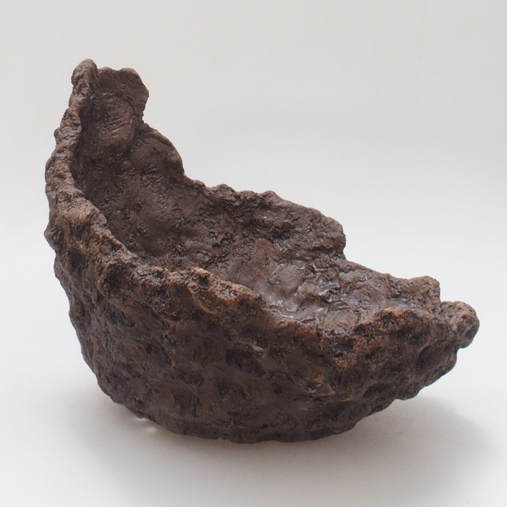 Concha de cerámica 22 x 21 x 20 cm , color marrón