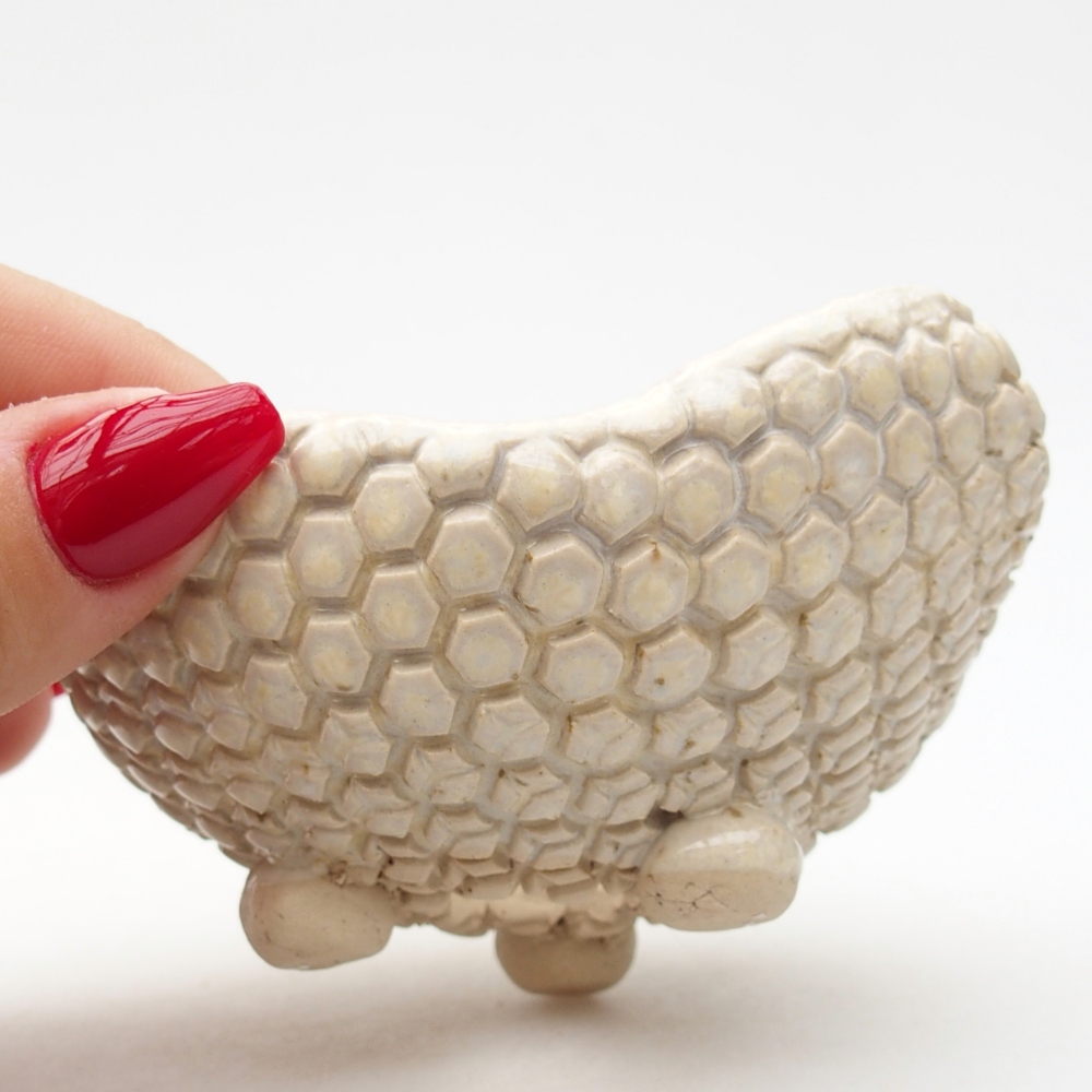 Concha de cerámica 8,5 x 8,5 x 5 cm , color beige