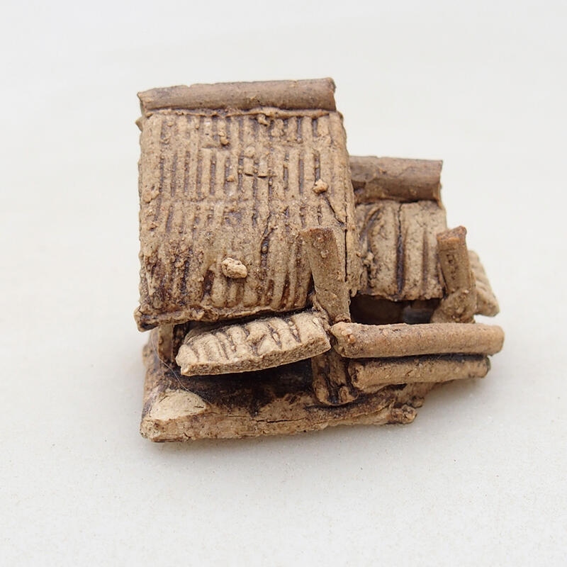 Figurita de cerámica - Hut F31