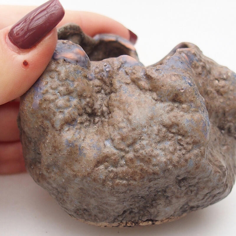 Concha de cerámica 7 x 4,5 x 6 cm , color marrón