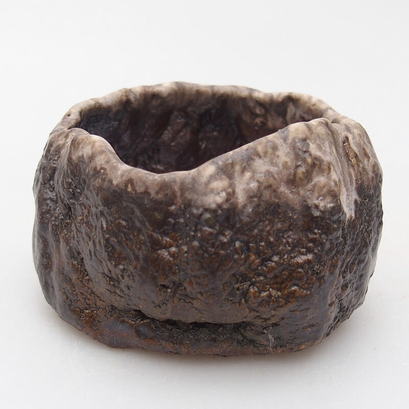 Concha de cerámica 7 x 6,5 x 4 cm , color marrón