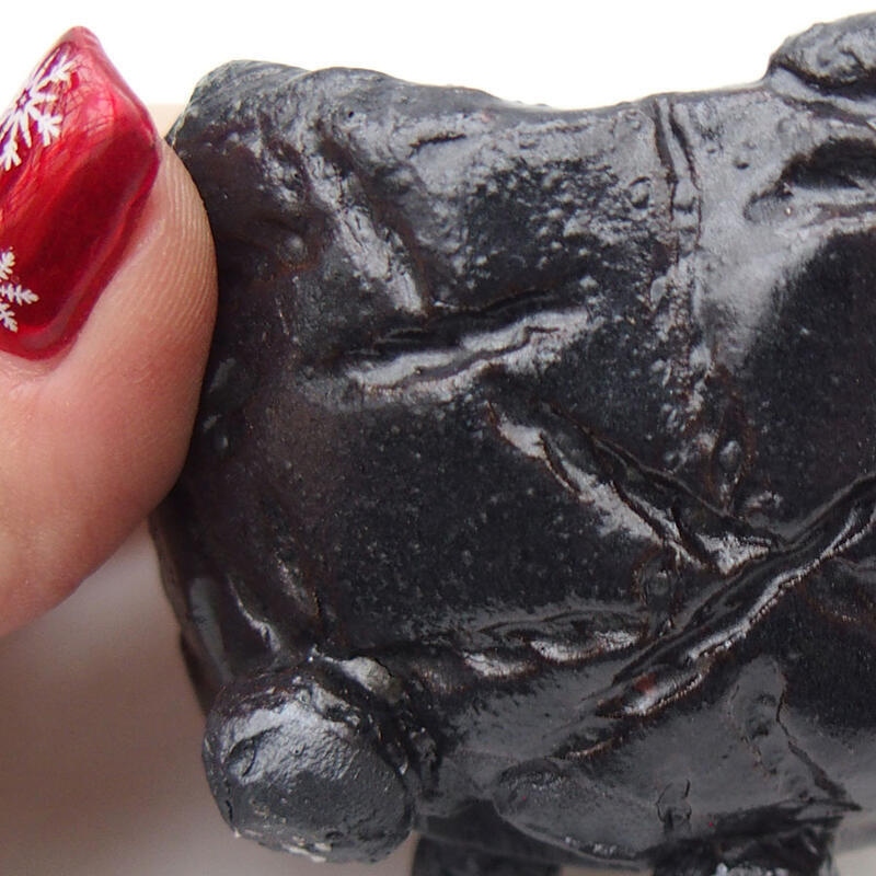 Concha de cerámica 8,5 x 7,5 x 6 cm , color negro