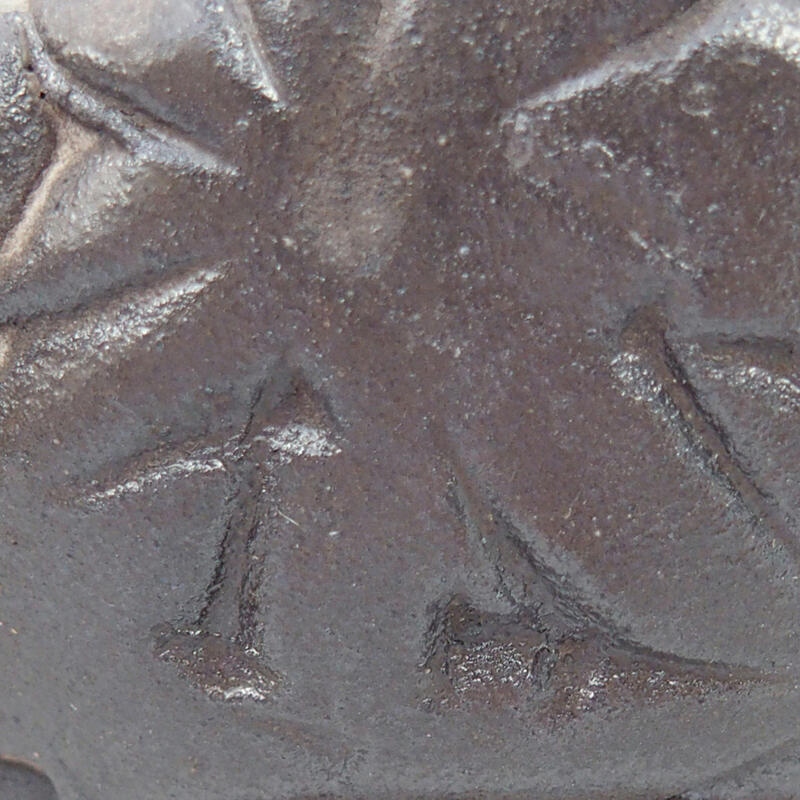 Concha de cerámica 8,5 x 8 x 4 cm , color marrón