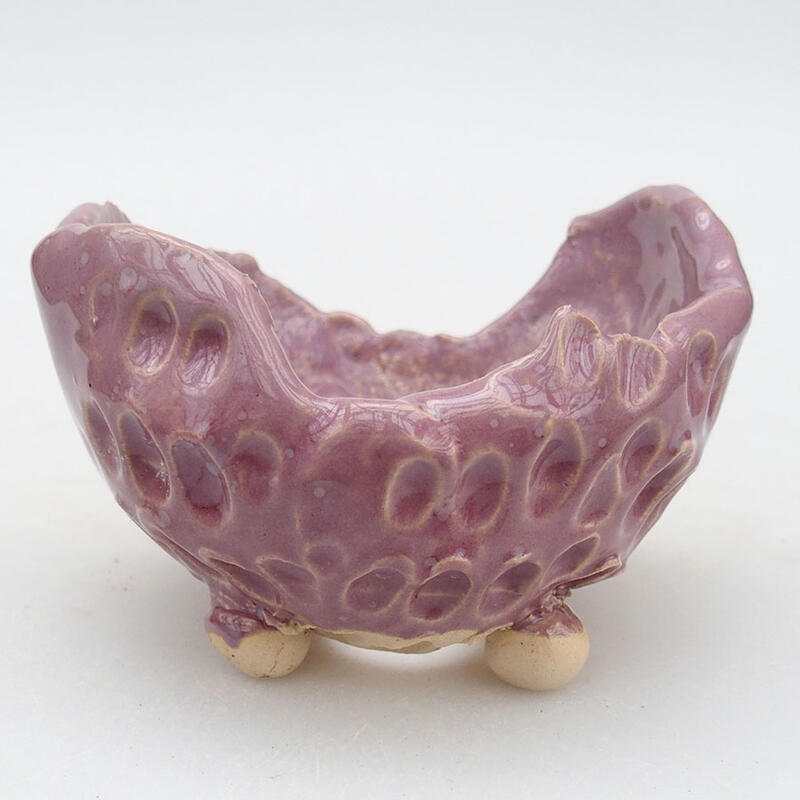 Concha de cerámica 9,5 x 8 x 6 cm , color morado