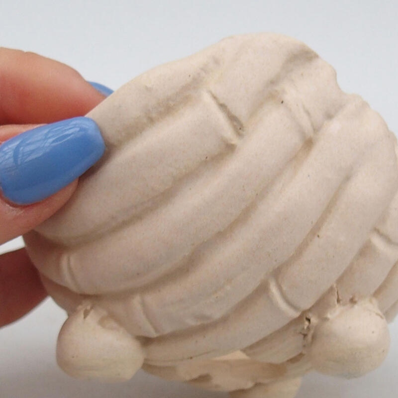 Concha de cerámica 9 x 8,5 x 7 cm , color beige