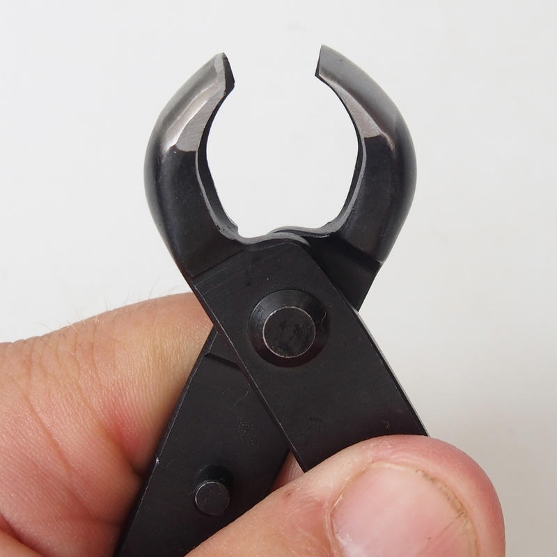 Alicates de punta cóncava 180 mm - carbono