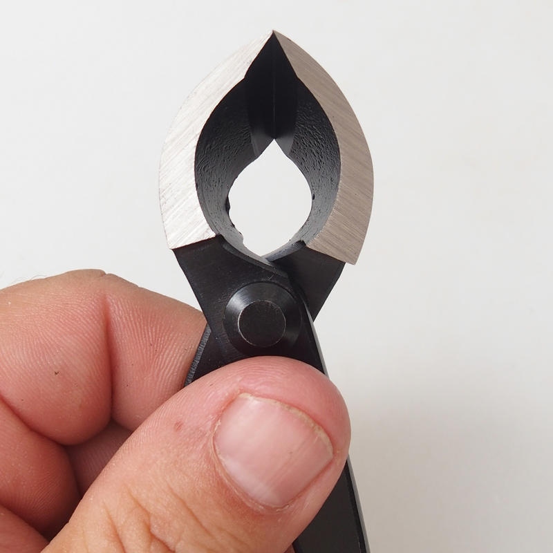 Alicate cóncavo acodado 180 mm - carbono