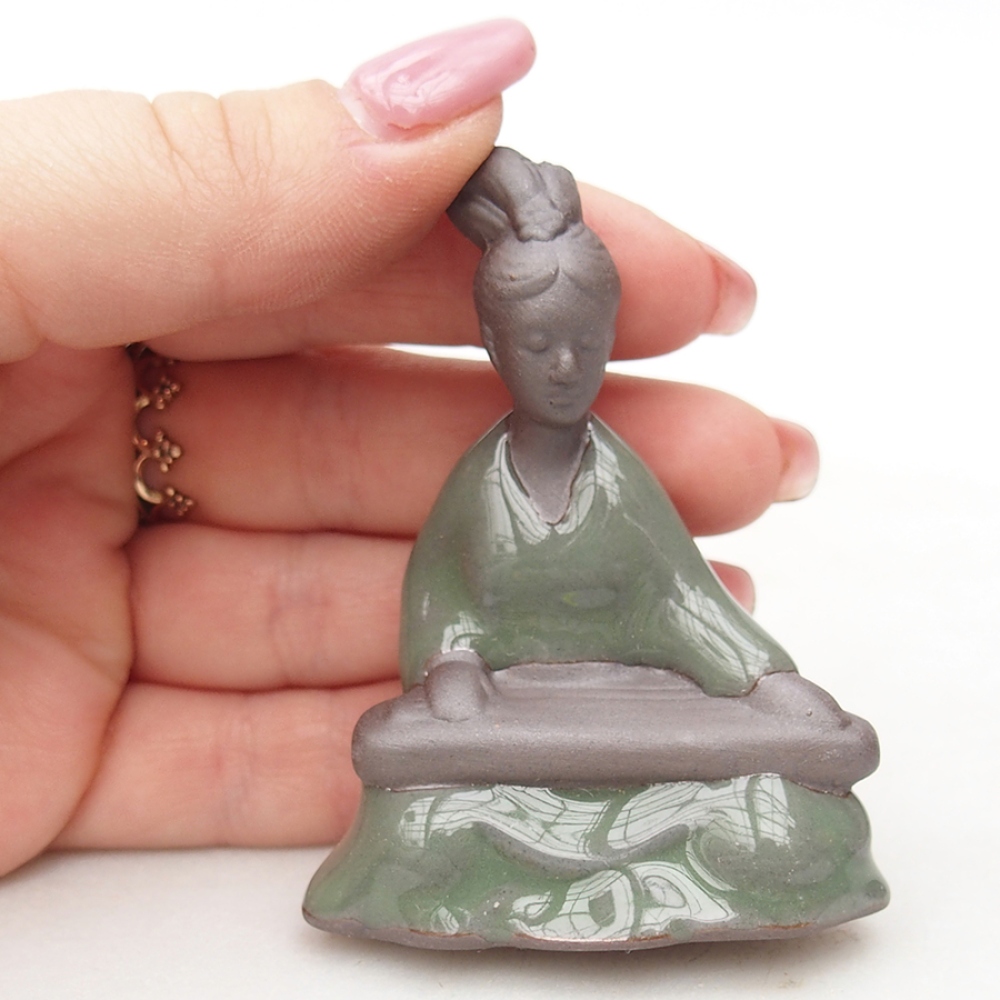 Figurita de cerámica