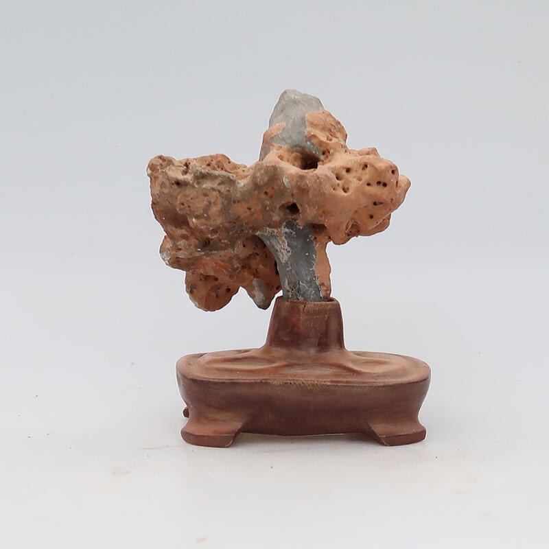 Suiseki - Piedra con DAI (base de madera)