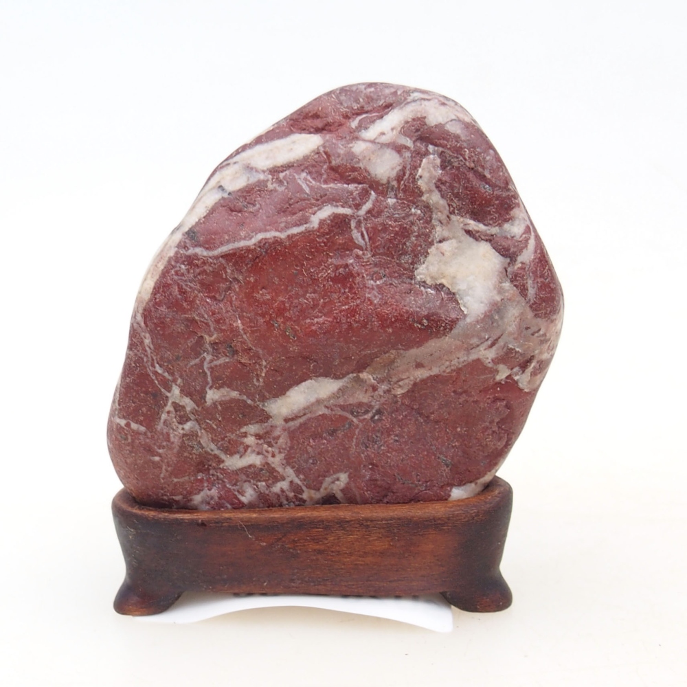 Suiseki - Piedra con DAI (base de madera)