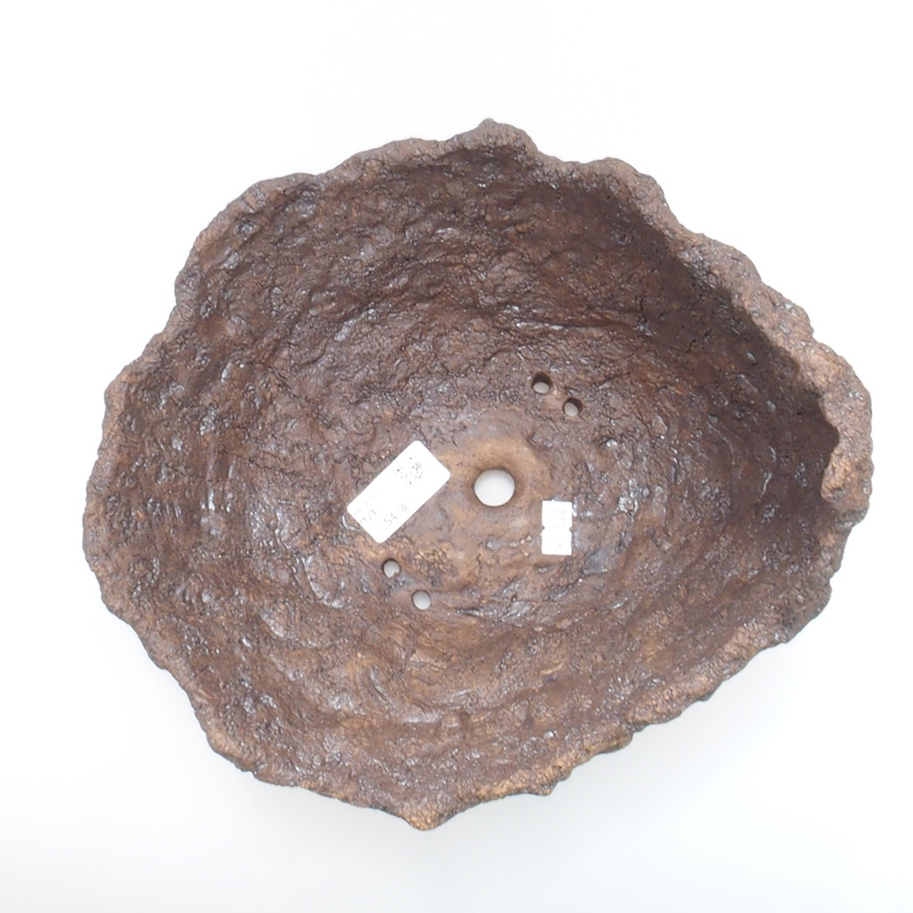 Concha de cerámica 24 x 21,5 x 22 cm , color marrón