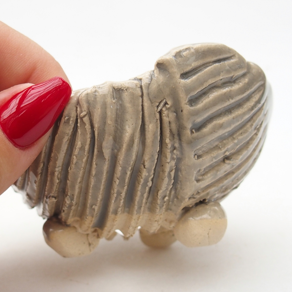 Concha de cerámica 8,5 x 8 x 5 cm , color beige