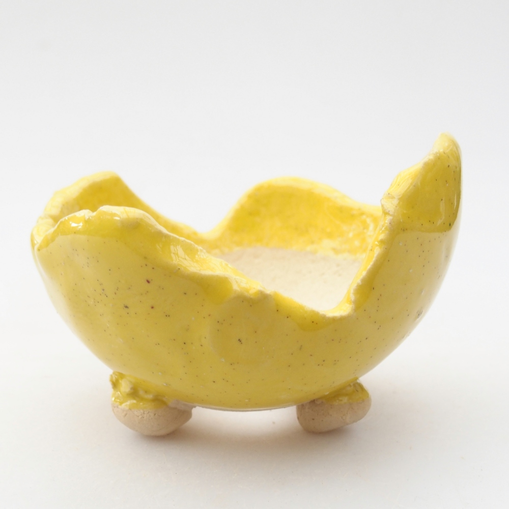 Concha de cerámica 8,5 x 8,5 x 6 cm , amarillo