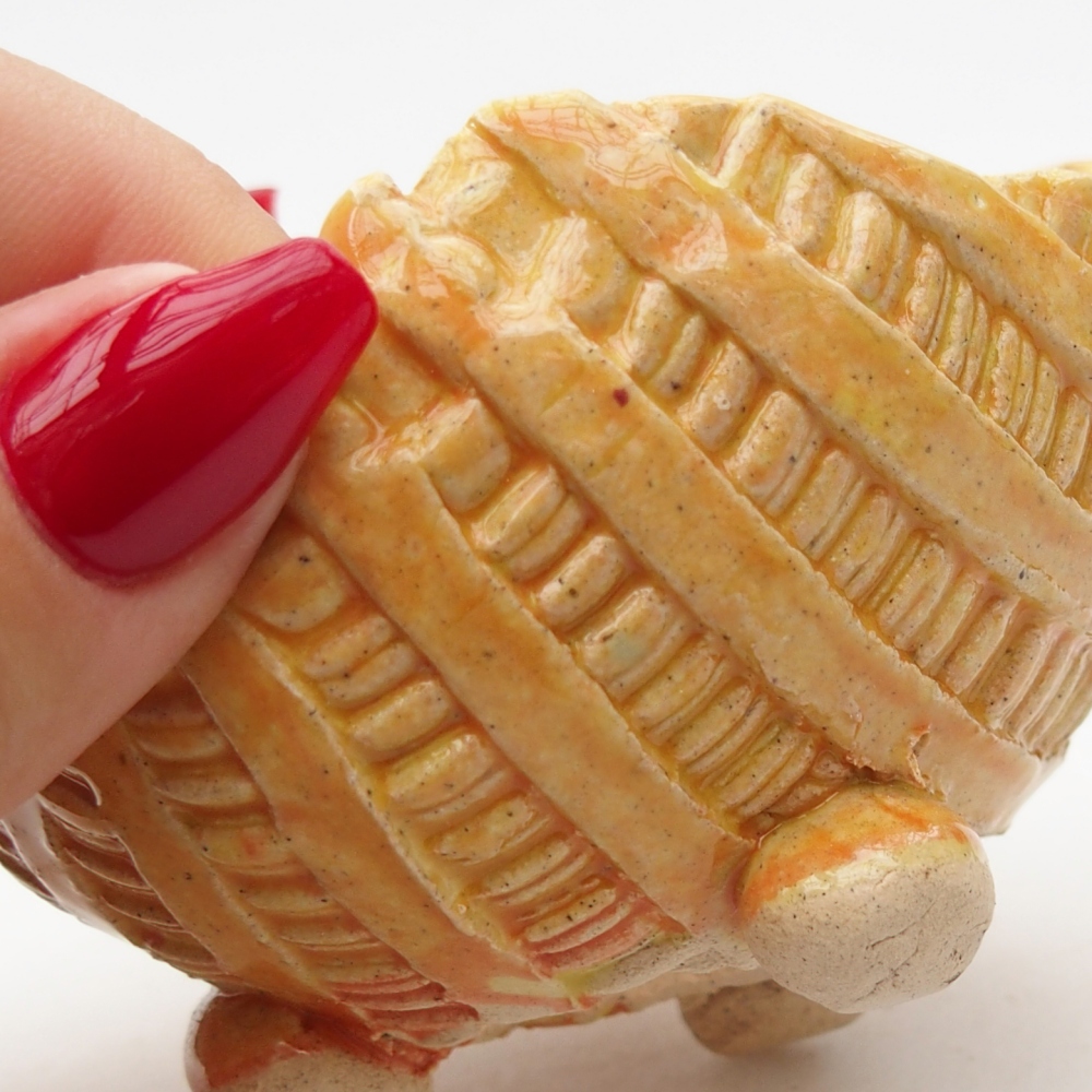 Concha de cerámica 9 x 8 x 6 cm , amarilla